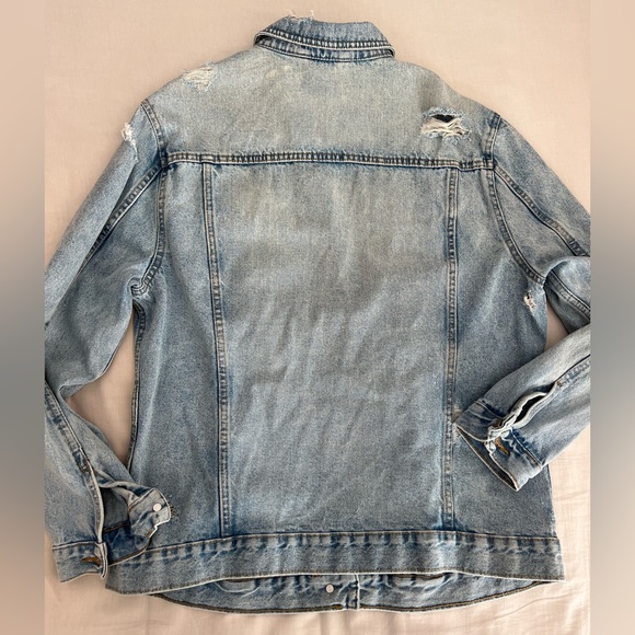New Look - Distressed light denim jacket - Picture 2 of 5